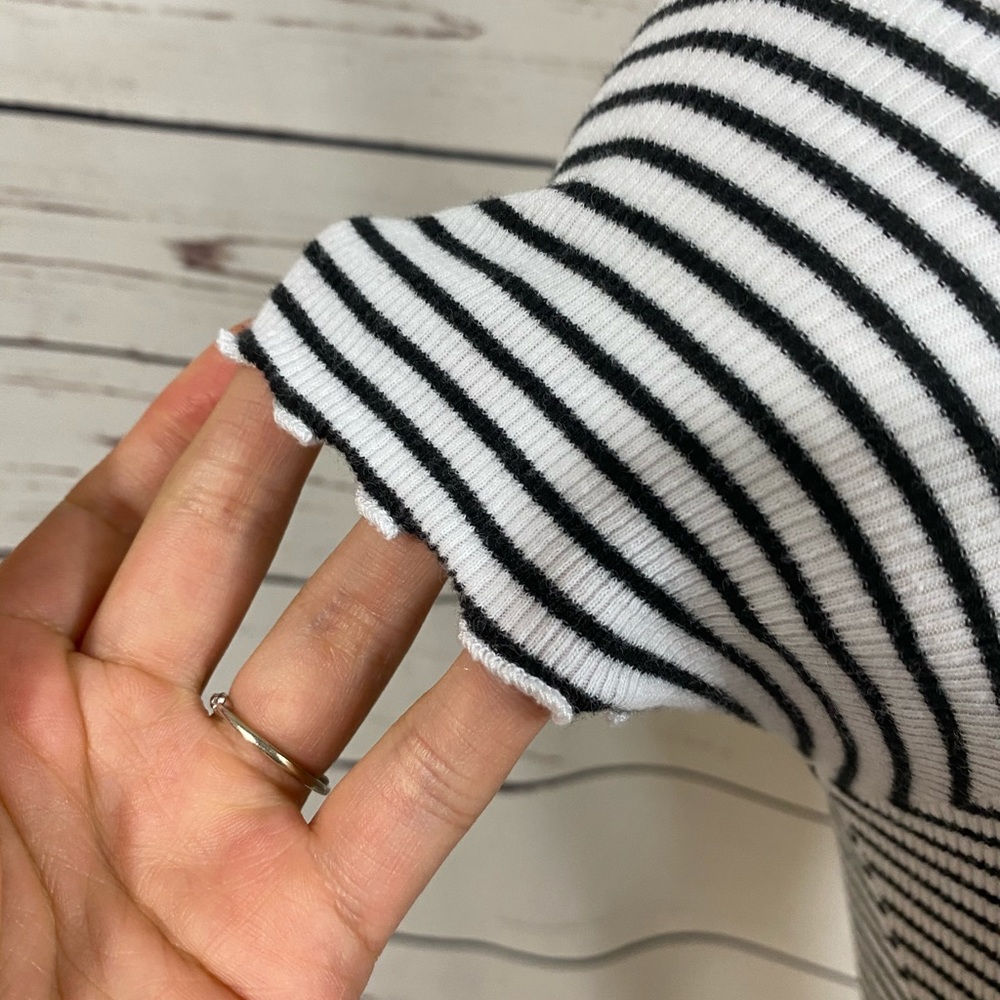 Hollister Black/White Stripe Top - Picture 6 of 7